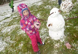 Für den ersten Schneemann reicht der Schnee!
